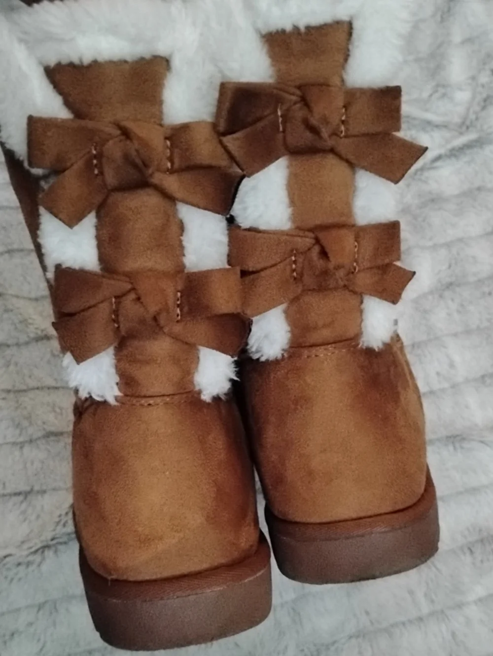(9W) Women’s Cozy Faux-Suede Boot with Sherpa Lining - Brown